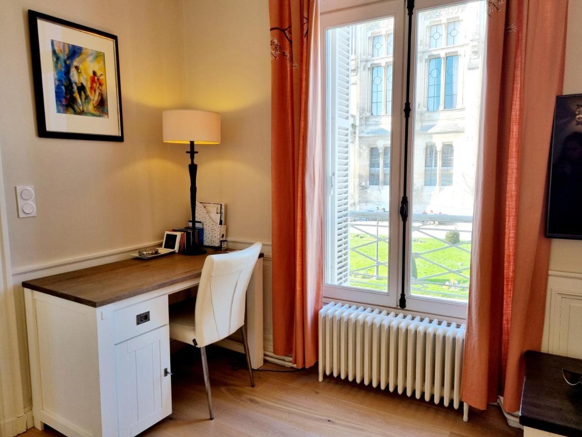 Face A L'Hotel De Ville Grand Et Lumineux Appartement Ангулем Екстер'єр фото