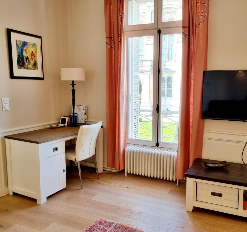 Face A L'Hotel De Ville Grand Et Lumineux Appartement Ангулем Екстер'єр фото
